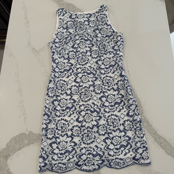 Lauren Ralph Lauren Dresses & Skirts - Lauren Ralph Lauren Floral Lace Sheath Dress Women’s 10 Blue/White Scalloped Hem
